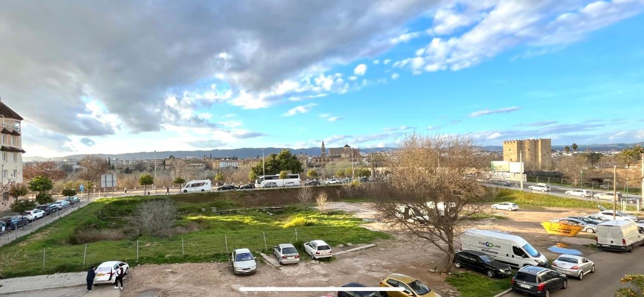 Puente A La Mezquita - Free Parking Apartment กอร์โดบา ภายนอก รูปภาพ